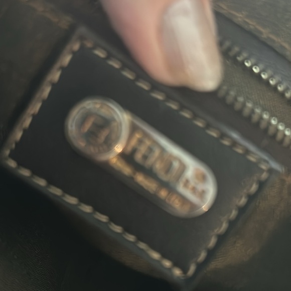 Fendi handbag great condition ( vintage) leather Trim material exterior - Picture 3 of 5